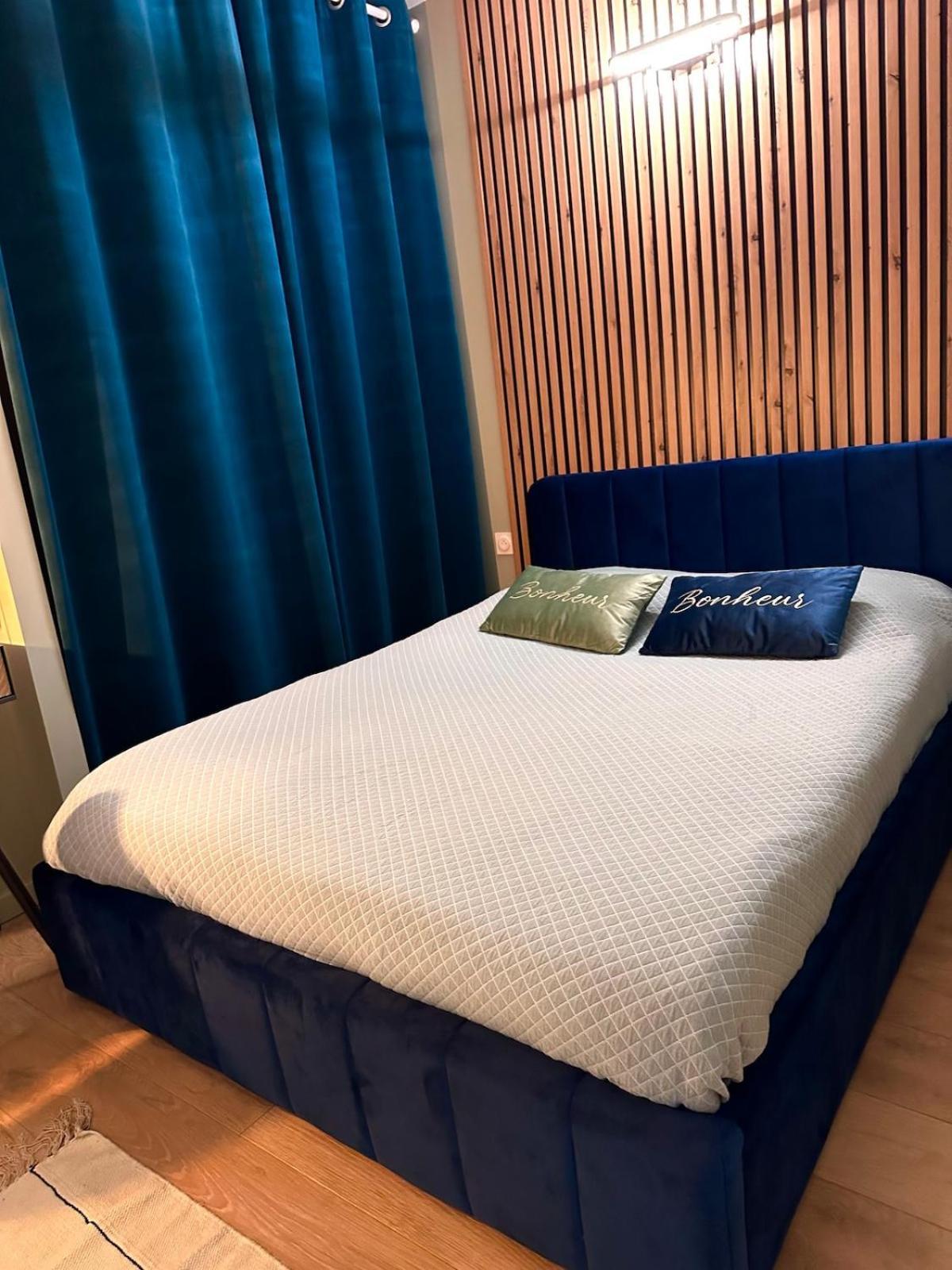Un Appartement En Centre Ville , A 2 Pas Du Chateau De Villers Cotterets Kültér fotó
